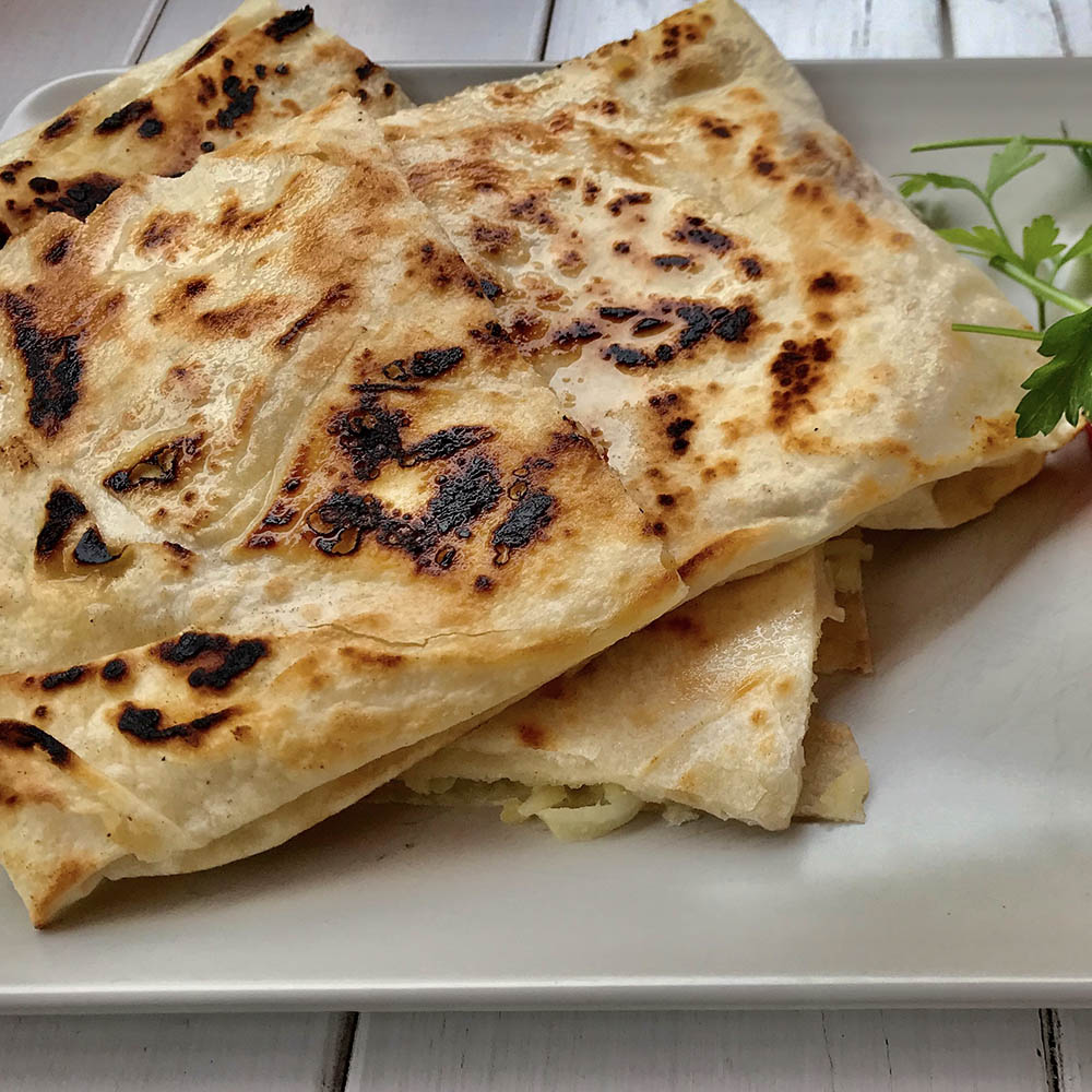 Gözleme sucuk kaşarlı